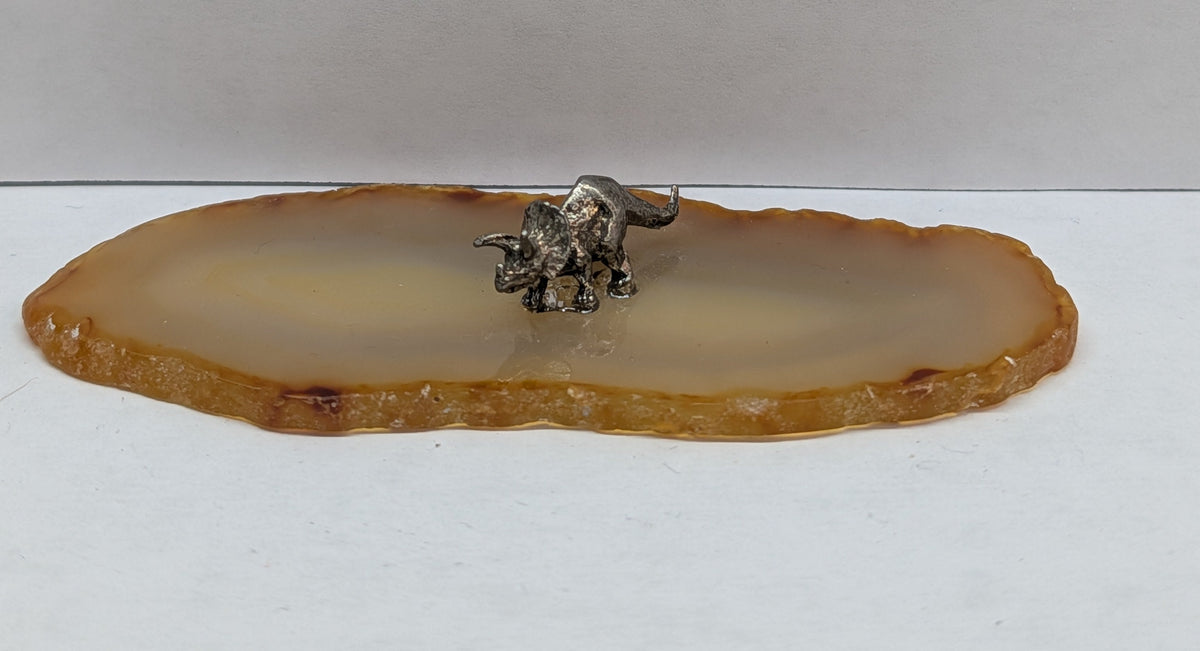 Stegosaurus on agate base
