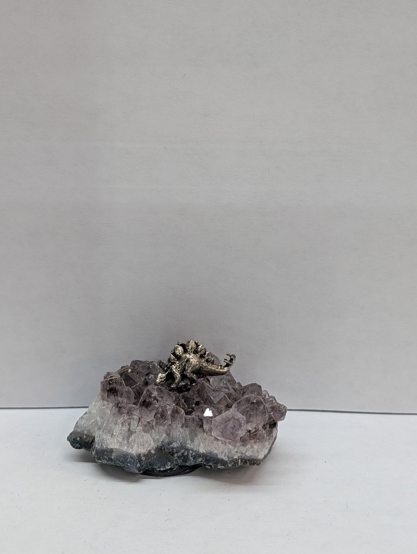 Stegosaurus on amethyst