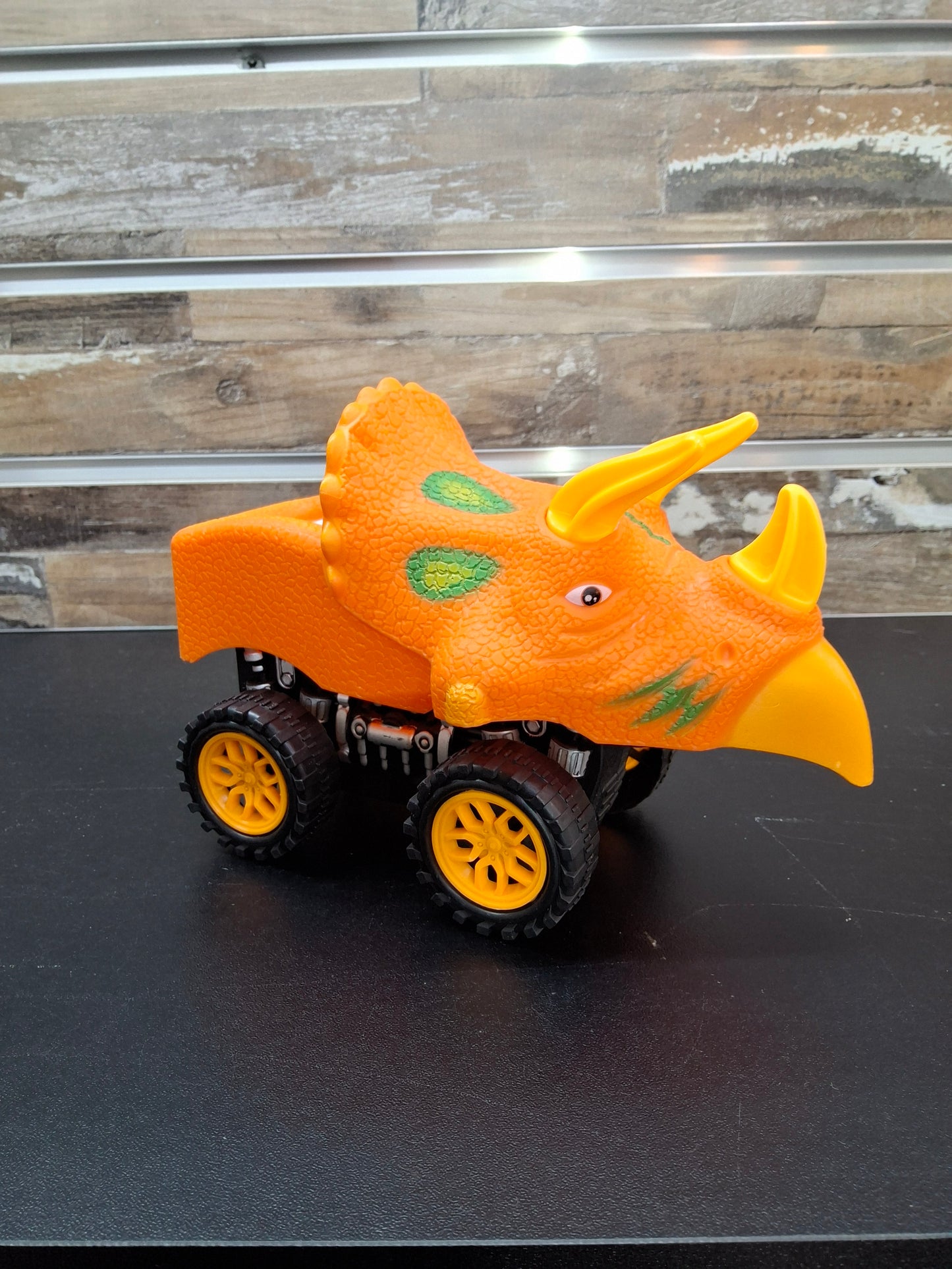 Dino Monster Truck