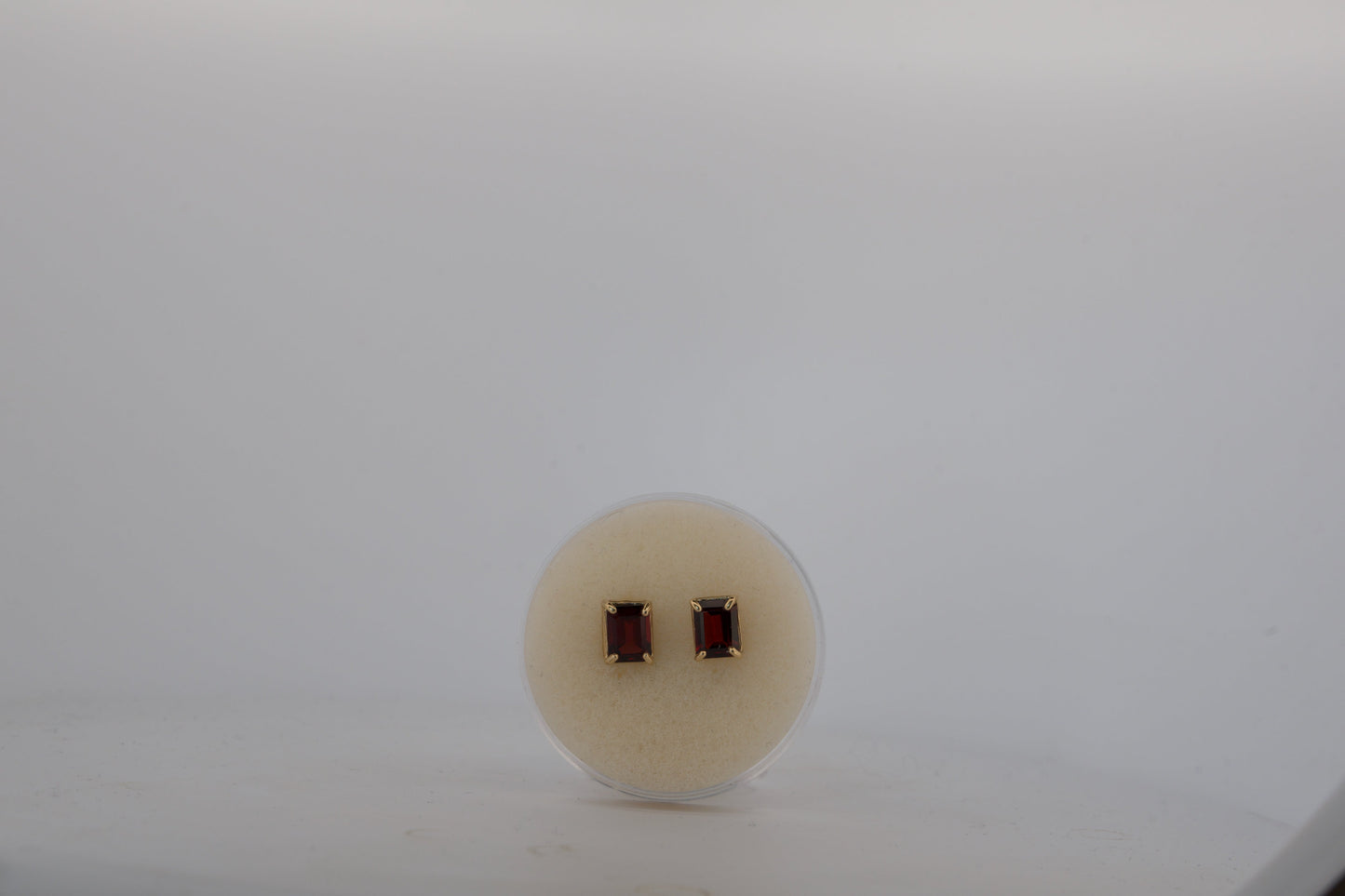 Custom gemstone earrings – emerald cut, garnet