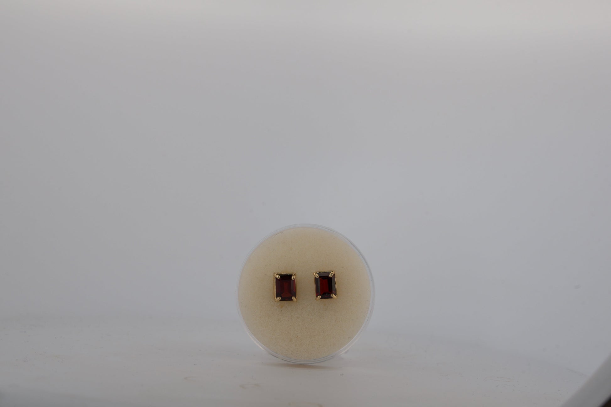 Custom gemstone earrings – emerald cut, garnet