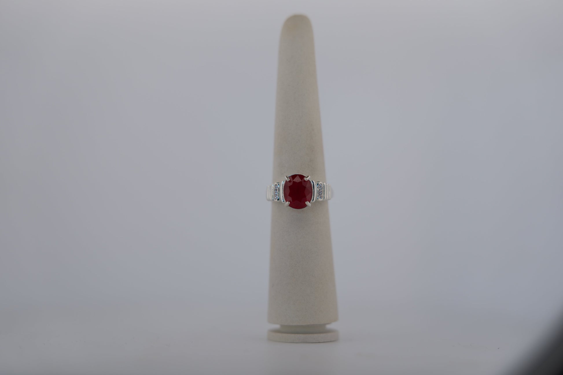 R0690 custom gemstone ring