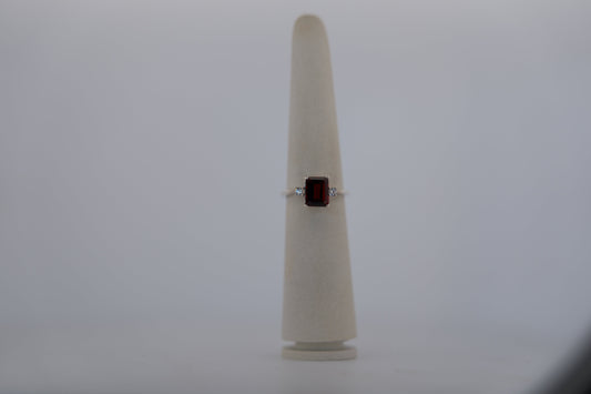 R0994 custom gemstone ring
