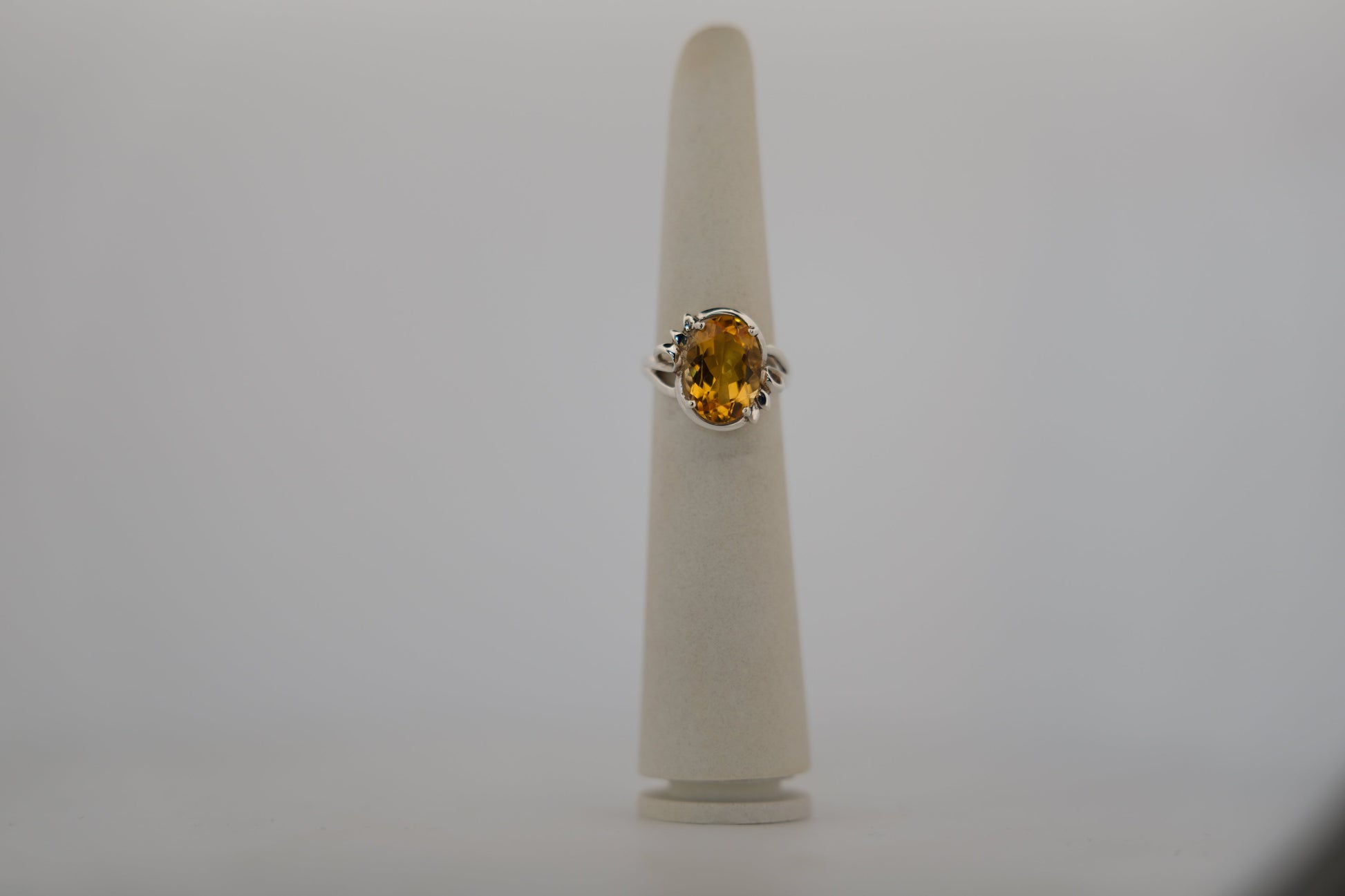 R3864 custom gemstone ring