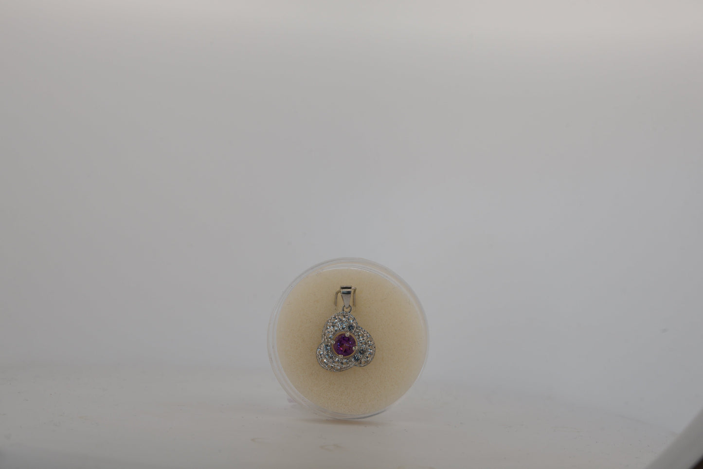 DC20077 halo clover pendant with amethyst