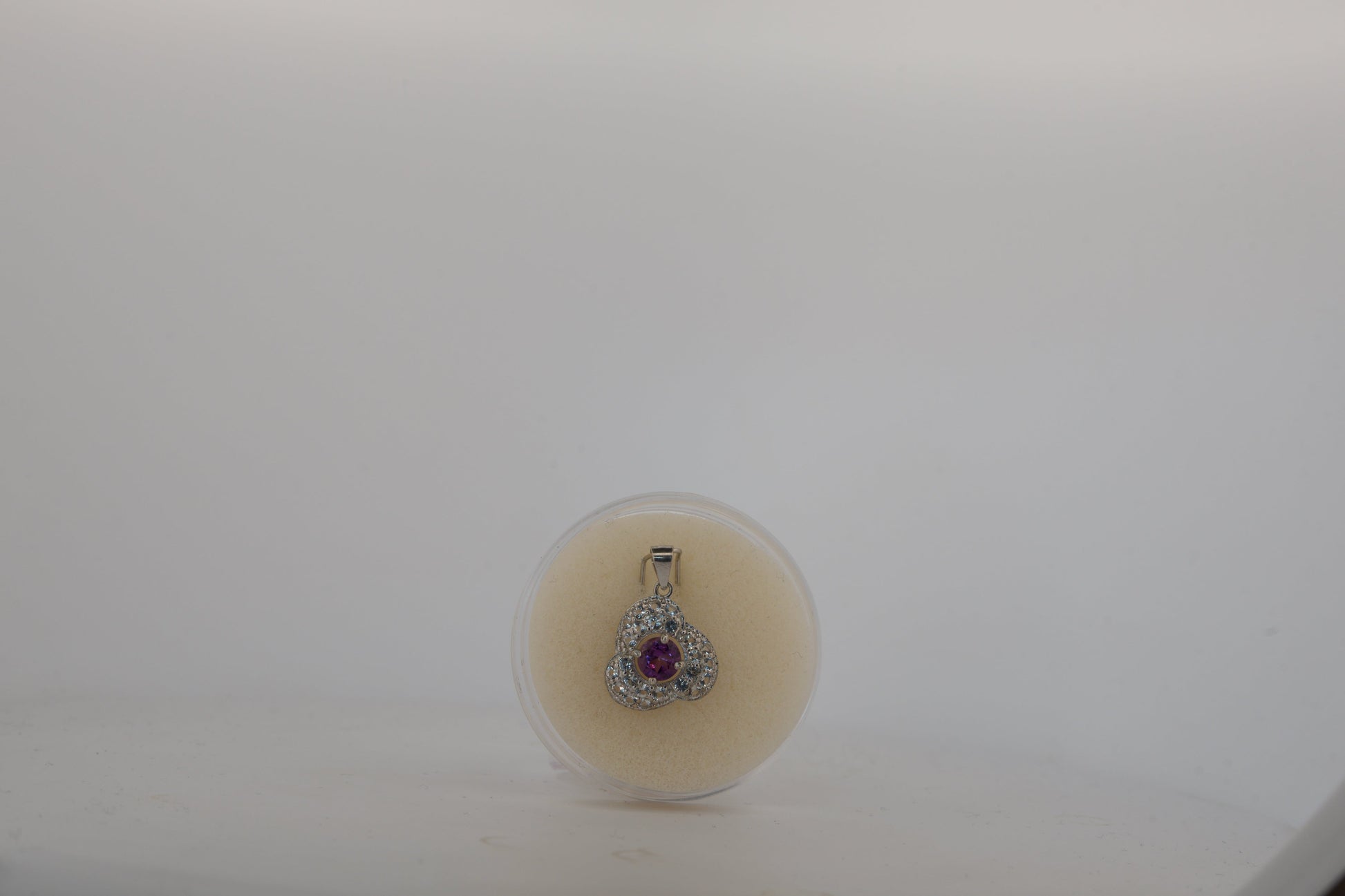 DC20077 halo clover pendant with amethyst
