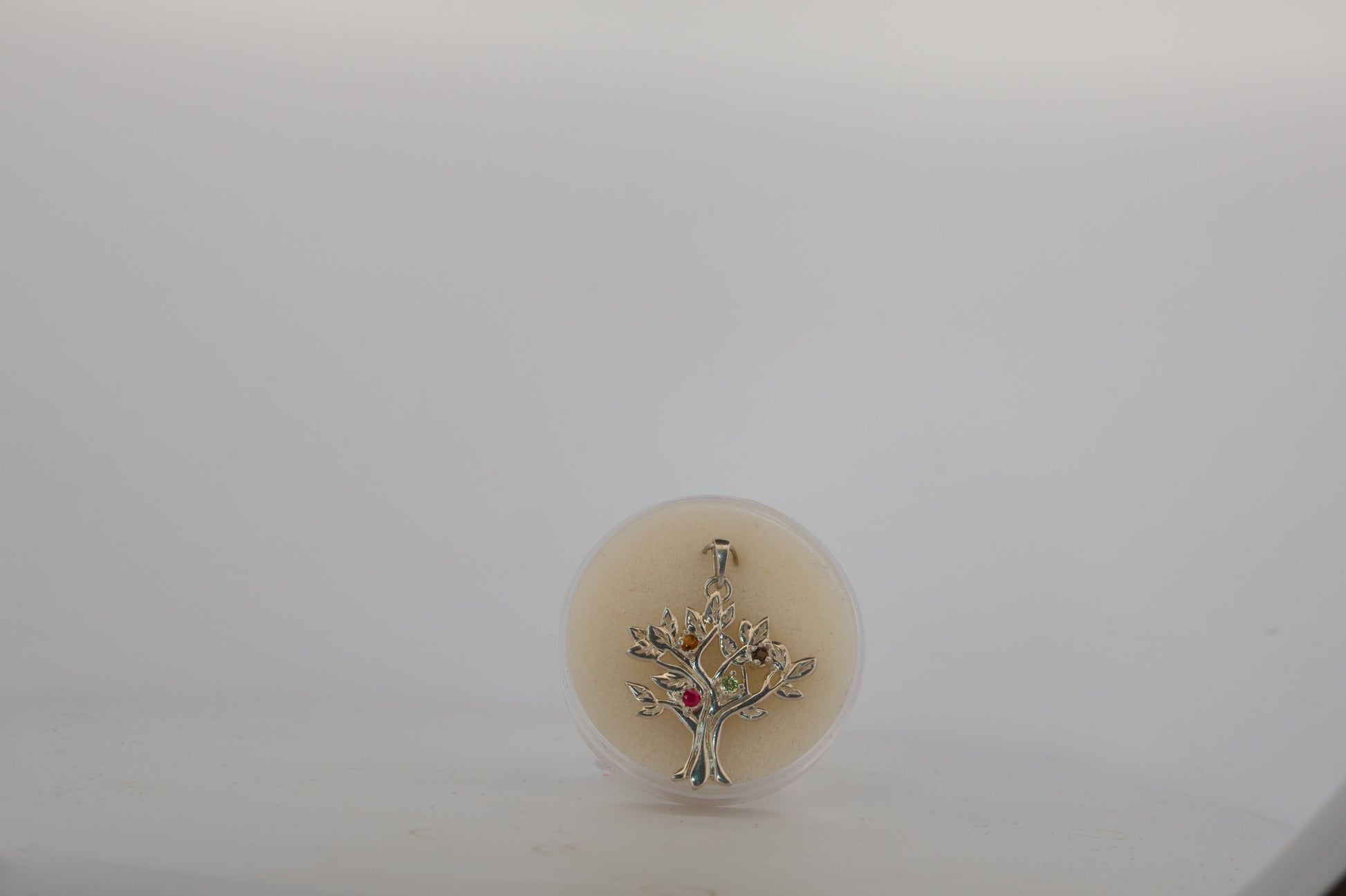 Stuller multi-stone family tree pendant
