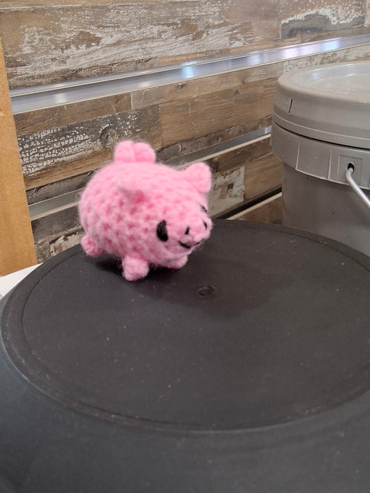HAND KNITTED PIG