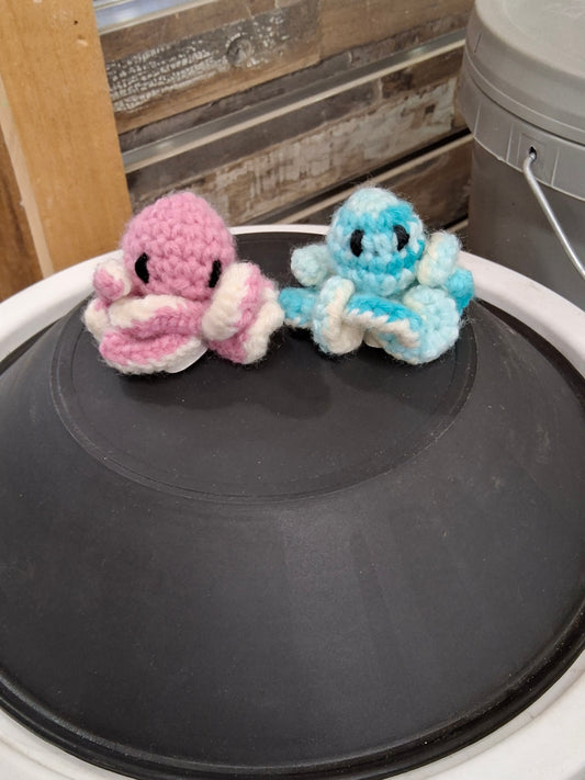 HAND KNITTED OCTOPUS