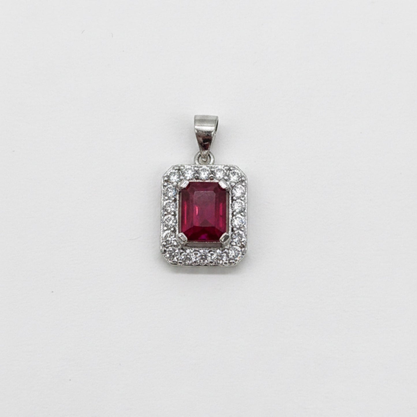 DMH halo pendant EC 8x6 (shown in ruby)